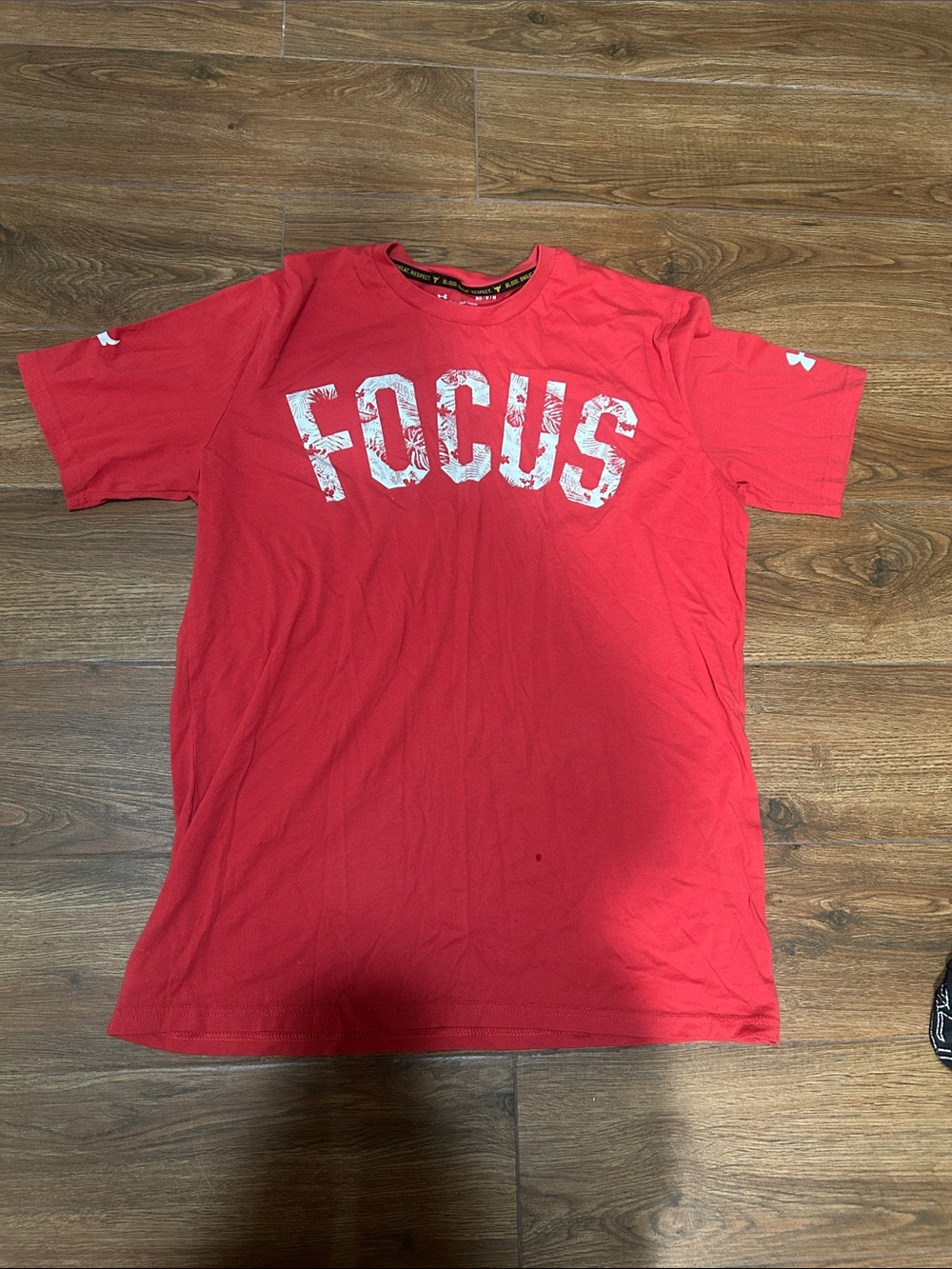 Under Armour Men’s Red Short-Sleeve 'FOCUS' Graphic Tee